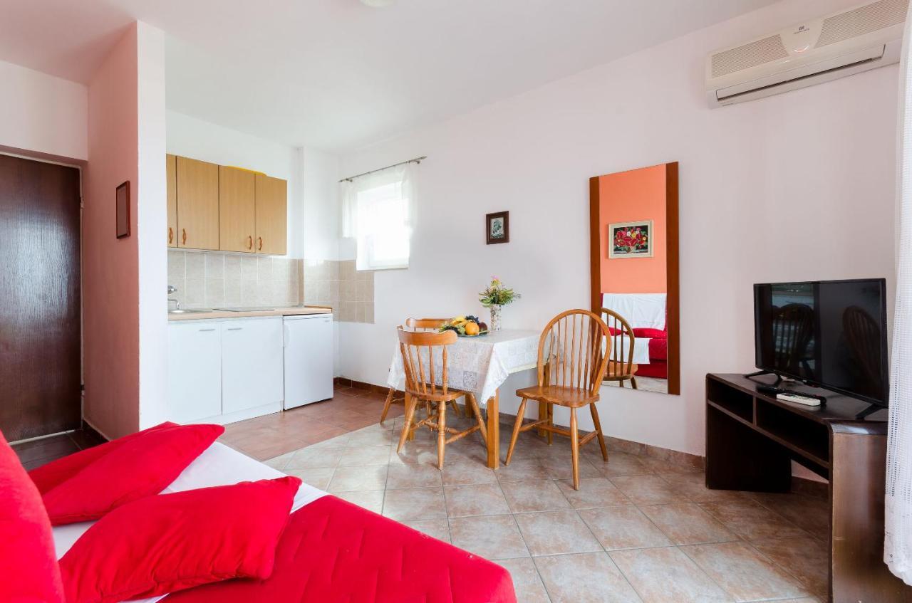 Apartments Sime Lopar Ruang foto